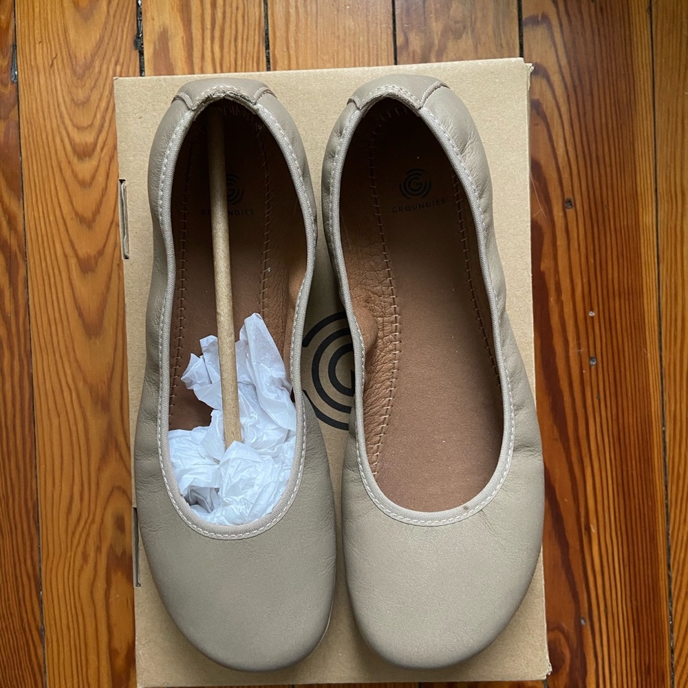 Taupe Bella Women Groundies size 10